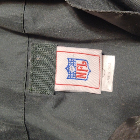 Green Bay Packer Snowsuit - 3/6 months - Picture 4 of 6